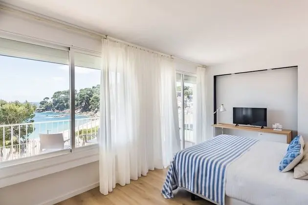 Junior Süit, 1 Büyük (Queen) Boy Yatak ve Çekyat, Balkon, Denize Bakan