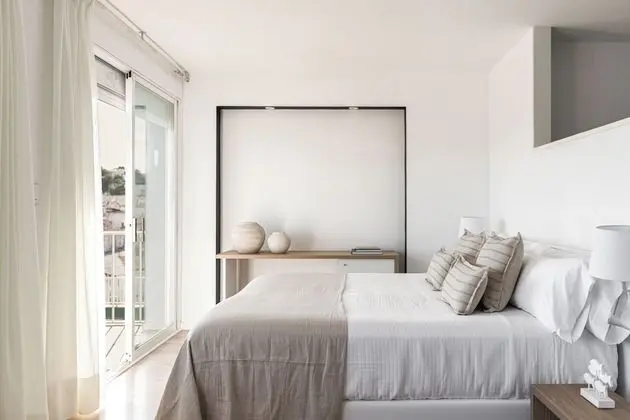 Junior Süit, 1 Büyük (Queen) Boy Yatak ve Çekyat, Balkon, Denize Bakan