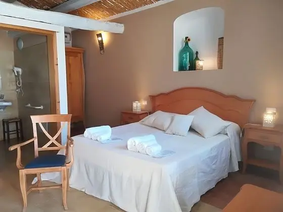 Standard Tek Büyük Yataklı Oda, Avlu Manzaralı (Agatina)