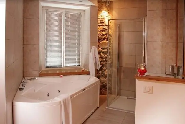 Deluxe Tek Büyük Yataklı Oda, 1 Çift Kişilik Yatak, Sıcak Su Havuzu