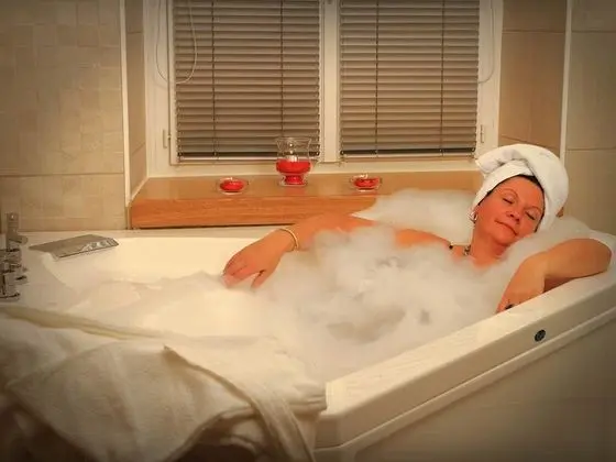 Deluxe Tek Büyük Yataklı Oda, 1 Çift Kişilik Yatak, Sıcak Su Havuzu