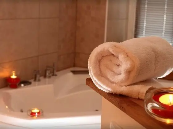 Deluxe Tek Büyük Yataklı Oda, 1 Çift Kişilik Yatak, Sıcak Su Havuzu