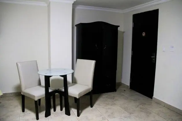 Üç Kişilik Oda