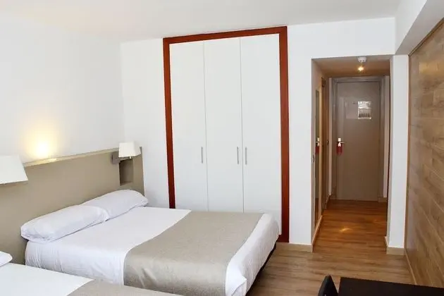 Deluxe Dört Kişilik Oda