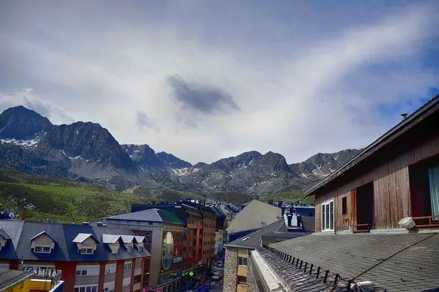 Deluxe Dört Kişilik Oda