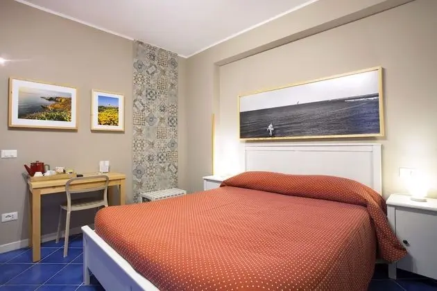 Üç Kişilik Oda