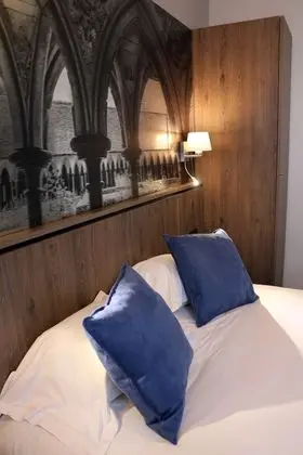 Tek Büyük Yataklı Oda, Sigara İçilmez, Ek Bina