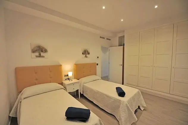 Apart Daire, 5 Yatak Odası, Balkon
