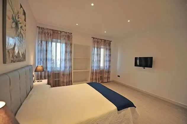 Apart Daire, 5 Yatak Odası, Balkon