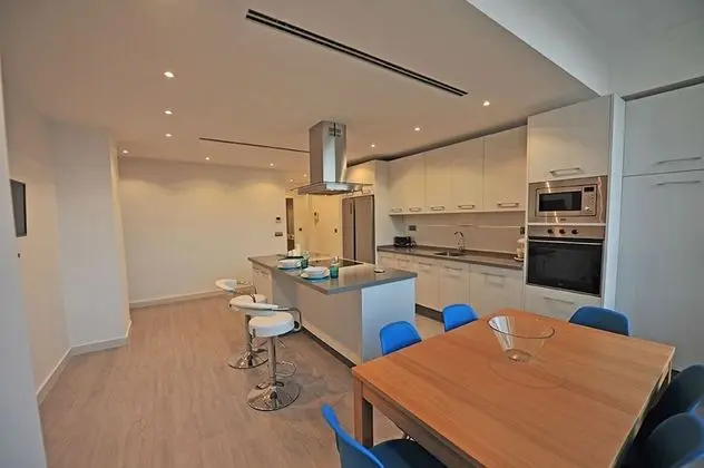 Apart Daire, 5 Yatak Odası, Balkon