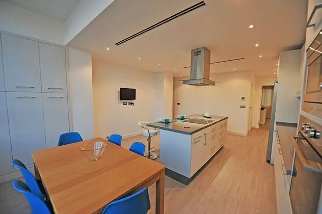 Apart Daire, 5 Yatak Odası, Balkon