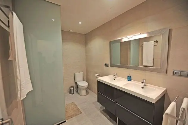 Apart Daire, 5 Yatak Odası, Balkon