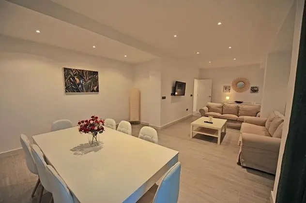 Apart Daire, 5 Yatak Odası, Balkon