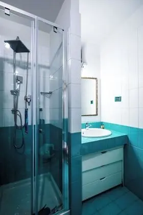 Üç Kişilik Oda, Deniz Manzaralı
