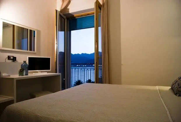 Tek Büyük Yataklı Oda, Deniz Manzaralı