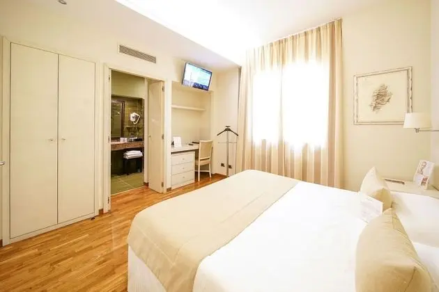 Comfort Büyük Yataklı Tek Kişilik Oda