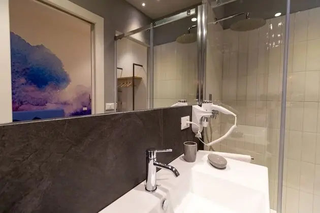 Comfort Tek Büyük veya İki Ayrı Yataklı Oda, Balkon, Şehir Manzaralı (2)