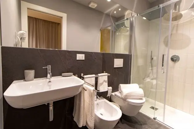 Comfort Tek Büyük Yataklı Oda, Balkon, Şehir Manzaralı (4)