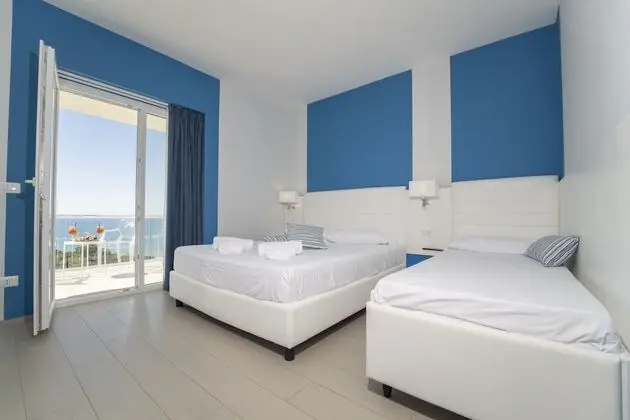 Deluxe Tek Büyük Yataklı Oda, Balkon, Deniz Manzaralı