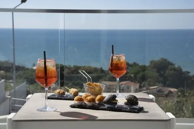 Deluxe Tek Büyük Yataklı Oda, Balkon, Deniz Manzaralı