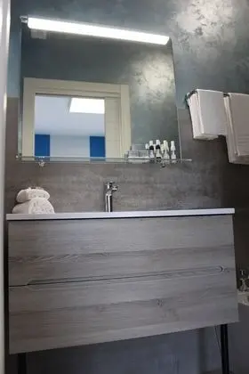 Deluxe Tek Büyük Yataklı Oda, Balkon, Deniz Manzaralı