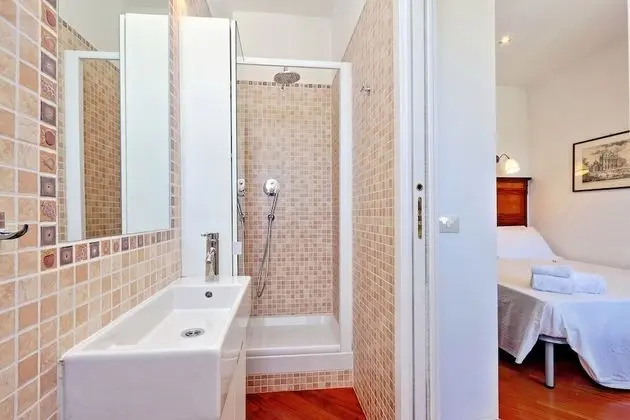 Superior Tek Büyük veya İki Ayrı Yataklı Oda