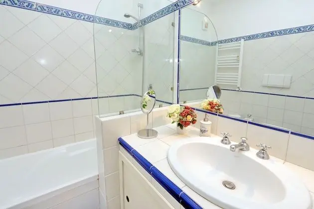 Superior Tek Büyük veya İki Ayrı Yataklı Oda