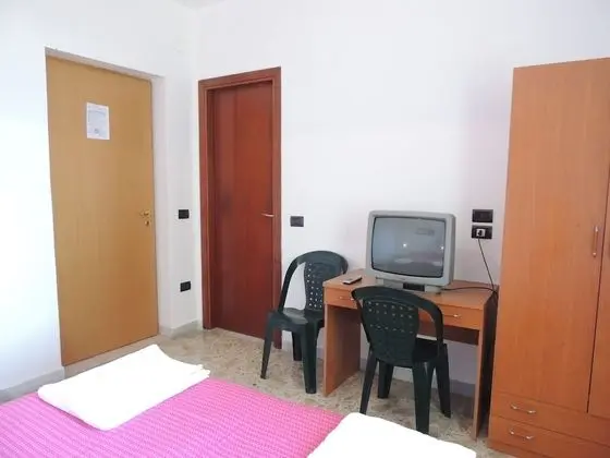 Tek Büyük veya İki Ayrı Yataklı Oda, Deniz Manzaralı (7)