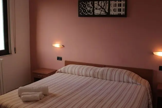 Tek Büyük veya İki Ayrı Yataklı Oda, Deniz Manzaralı (7)