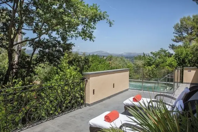 Villa (Terre Blanche)