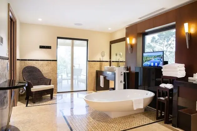 Villa (Terre Blanche)