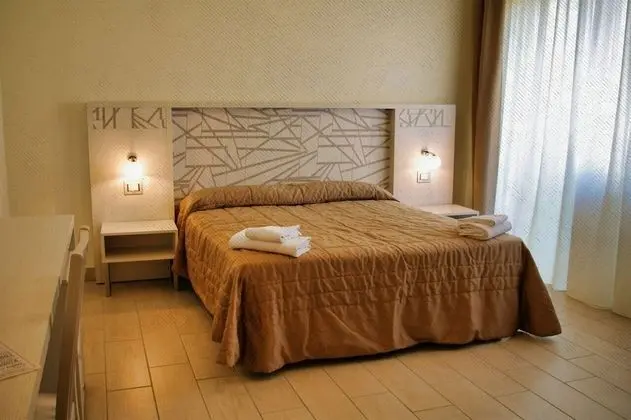 Büyük Yataklı Tek Kişilik Oda