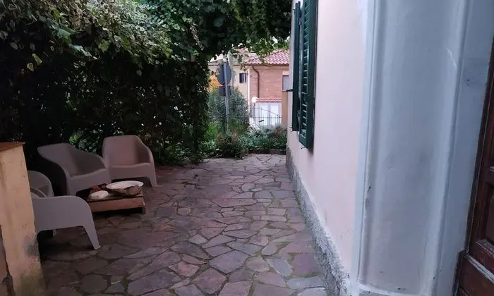 Tek Büyük veya İki Ayrı Yataklı Oda, Ortak Banyo