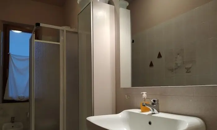 Üç Kişilik Oda, Ortak Banyo