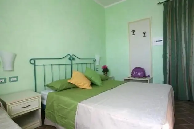Üç Kişilik Oda