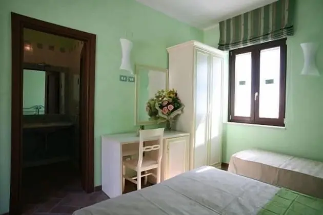 Üç Kişilik Oda