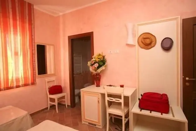 Üç Kişilik Oda