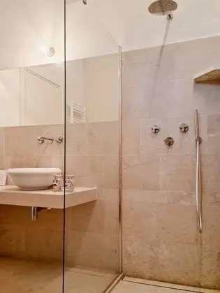 Comfort Tek Büyük veya İki Ayrı Yataklı Oda