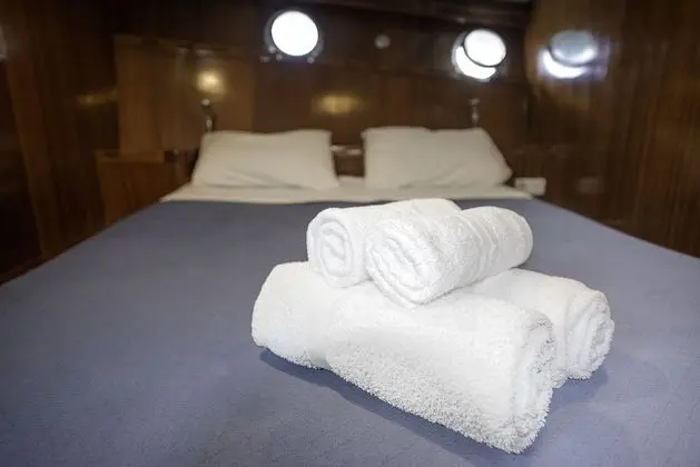 Büyük Yataklı Tek Kişilik Oda