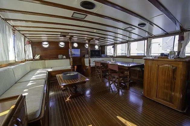 Büyük Yataklı Tek Kişilik Oda