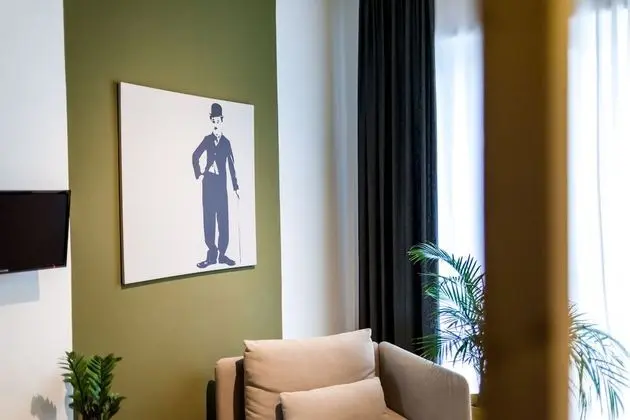 Tek Büyük Yataklı Oda (Private External Bathroom)