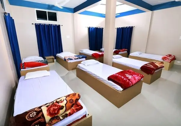 Ortak Ranzalı Oda, 1 Tek Kişilik Yatak