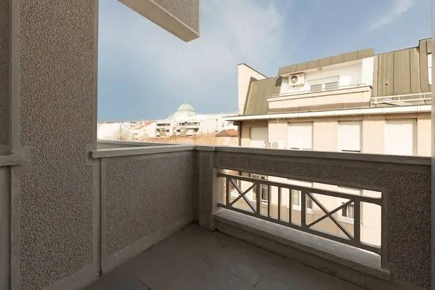Junior Süit, 1 Büyük (Queen) Boy Yatak ve Çekyat, Sigara İçilmez, Balkon