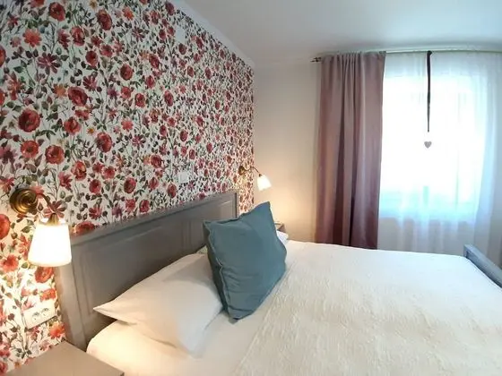 Deluxe Room ROSES