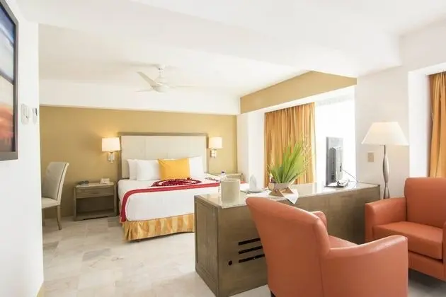 Junior Oda, Balkon, Kısmi Deniz Manzarası