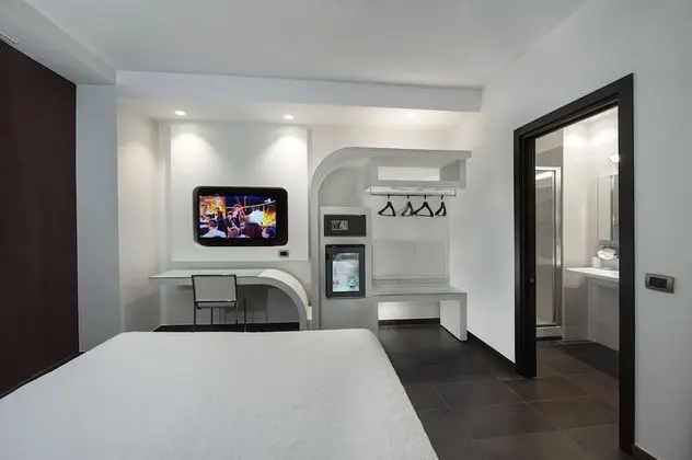 Büyük Yataklı Tek Kişilik Oda