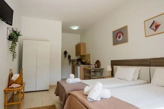 Stüdyo, Bahçe Manzaralı