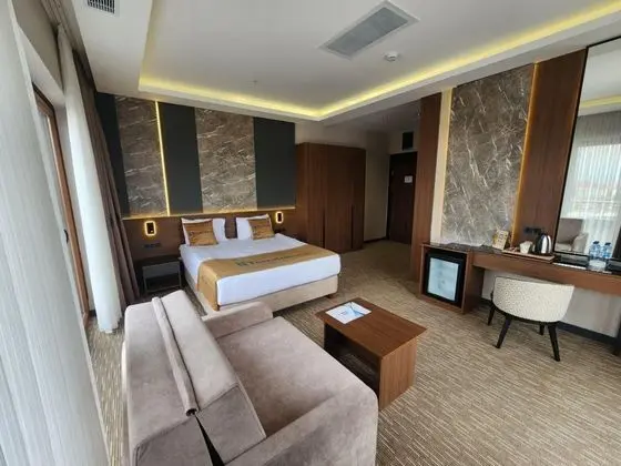 https://images.odamax.com/img/1024x768/odamax/image/upload/Tetra_Inn_Hotel_202606171424297_WhatsApp_Image_2026_06_15_at_18_02_36.jpeg