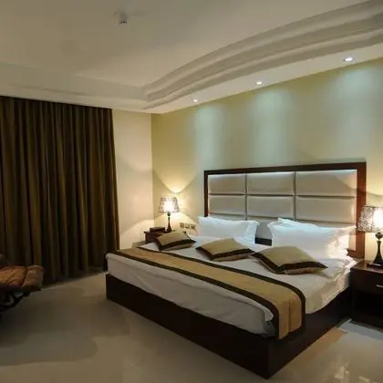 Deluxe Room with Petra Mountain view