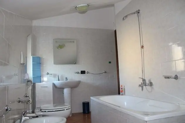 Basic Apart Daire, 2 Yatak Odası, Havuz Manzaralı